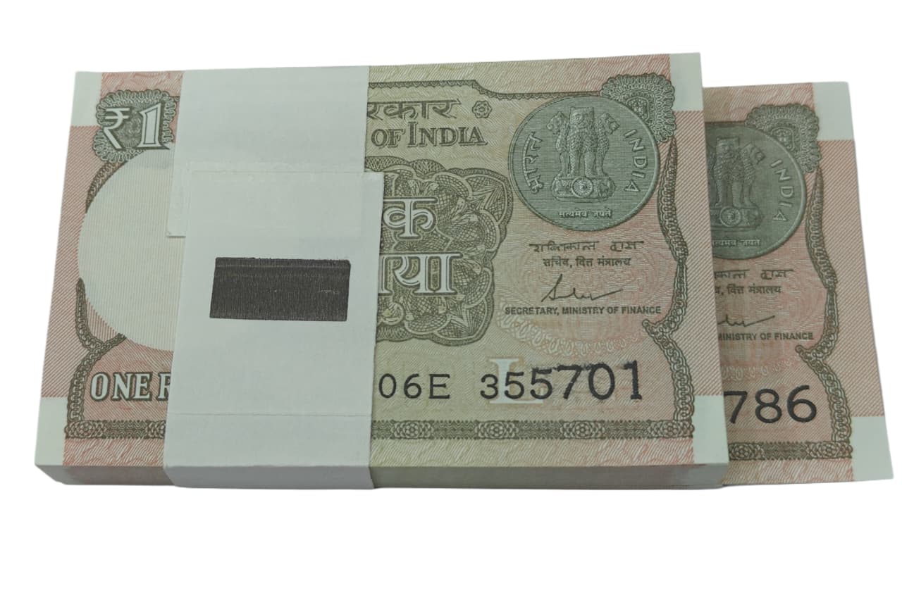 Rs 1 serial packet 355701 with ending 786 holy bismillah number unc condition