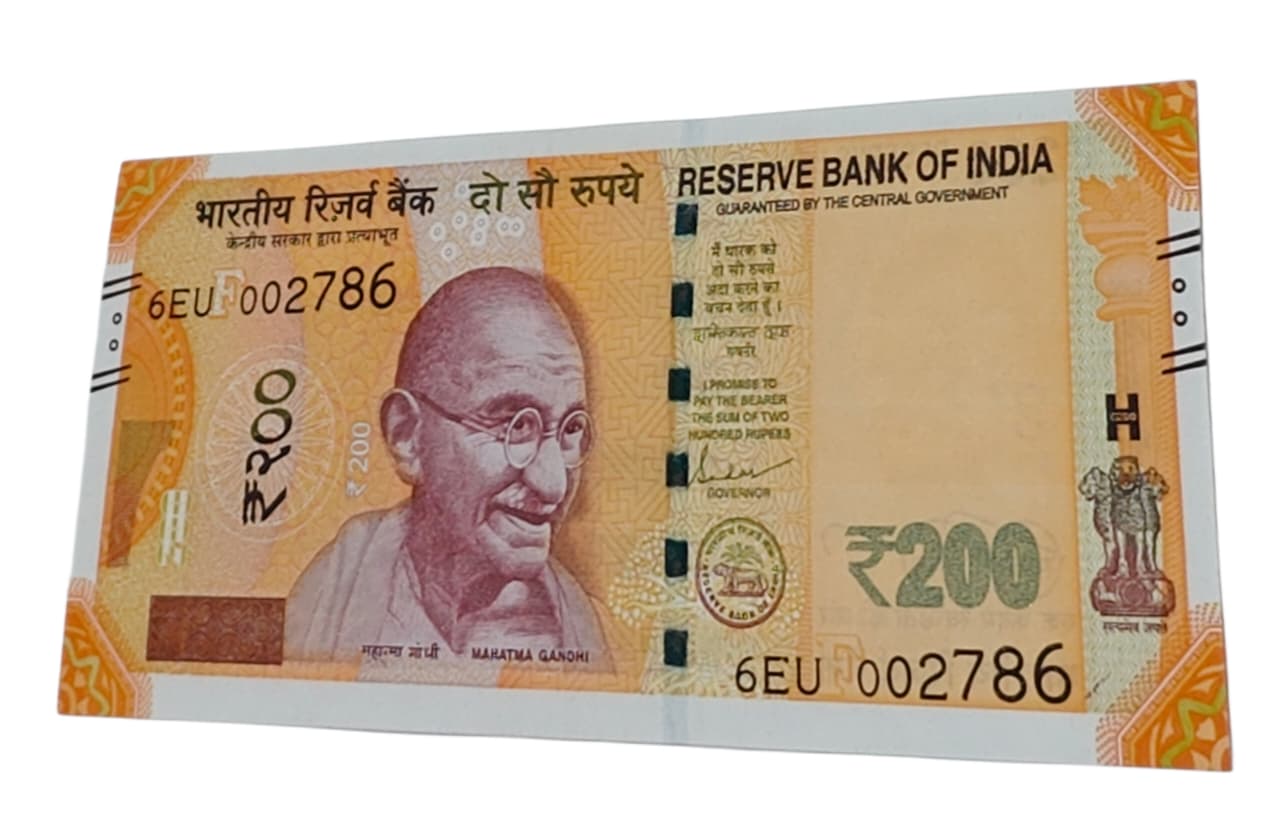 Rare Rs 200 note with lower serial 002786 ending in 786 holy Bismillah number signed by Shaktikanta Das UNC condition.