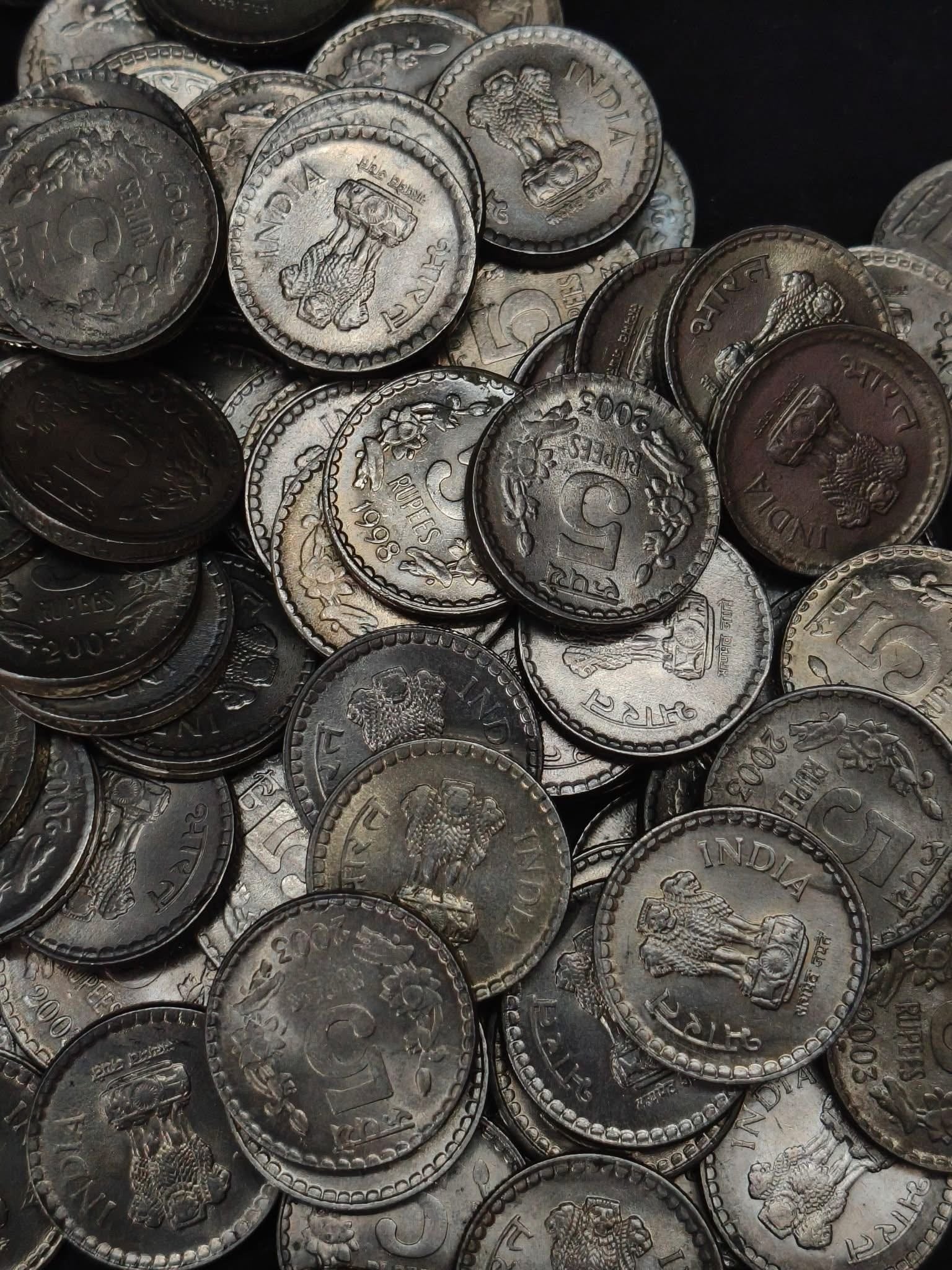 5 Rupees 
Mix Year n Mints
No Foriegn Mint
Gem BUNC 
100  pis extremely rare - Collection Bazzar