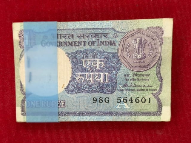 Rs 1 old serial packet 564601  with 564664 step ladder number - Collection Bazzar