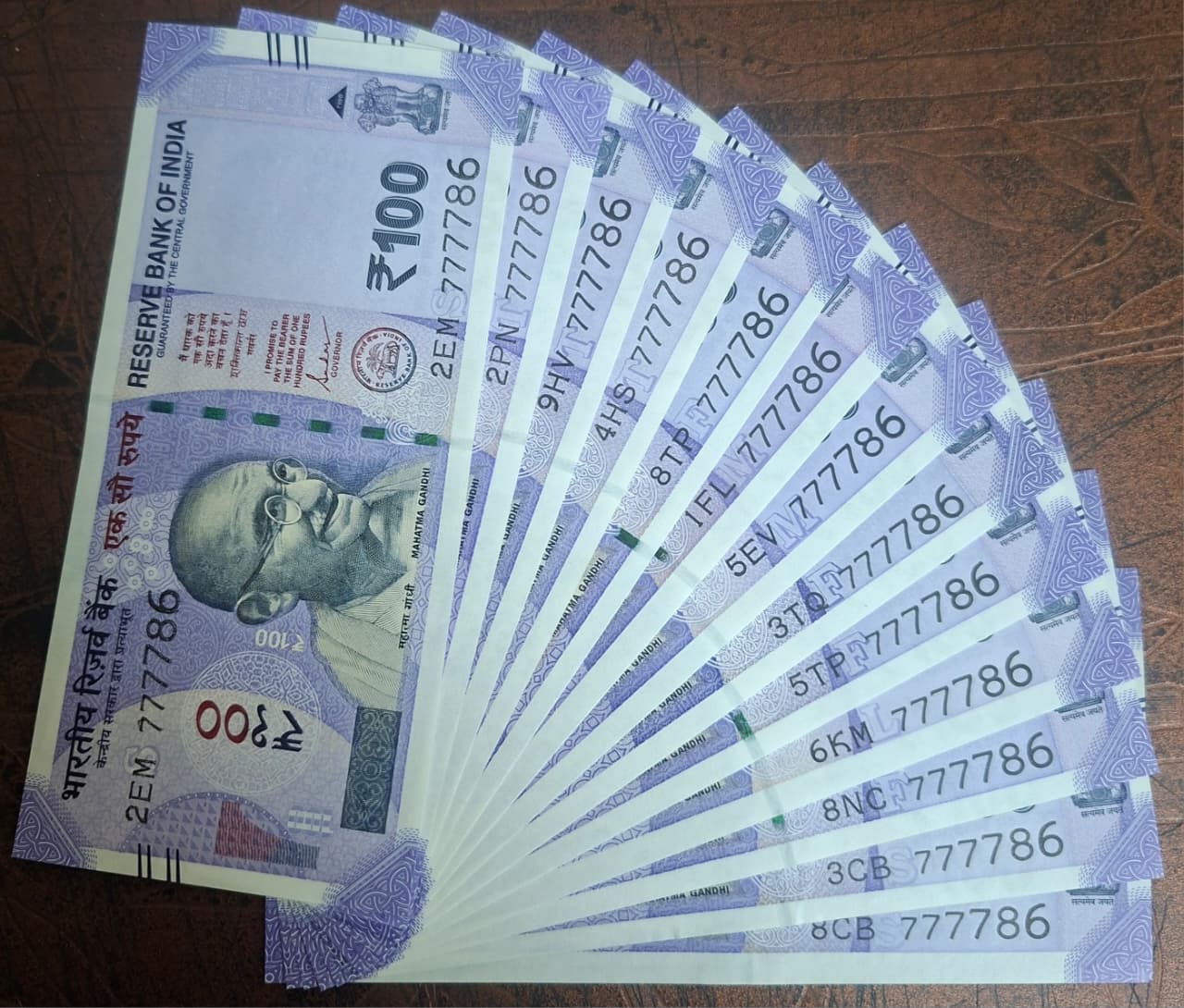 Rs 100 note 777786 gem unc condition each note price - Collection Bazzar