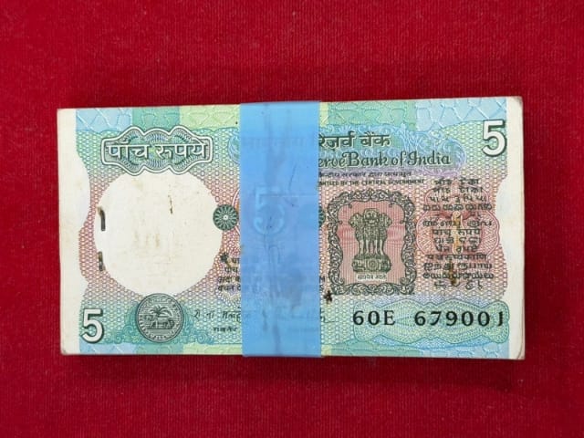 Rs 5 Note Tractor Packet Serial 679001 Signed by R N malhotra - Collection Bazzar