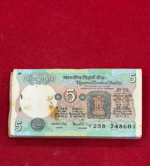 Rs 5 Note Tractor Packet Serial 748601 Signed by Manmohan singh - Collection Bazzar