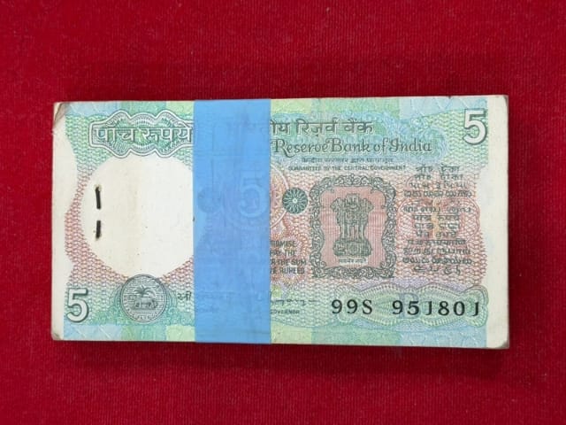 Rs 5 Note Tractor Packet Serial 951801  Signed by C rangrajan - Collection Bazzar
