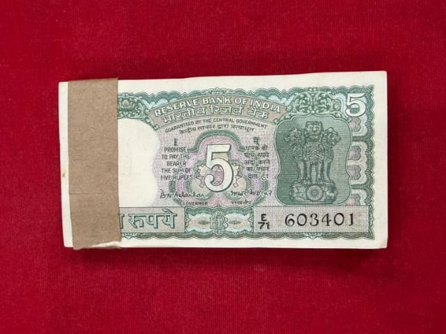 Rs 5 gandhi ji  reading book serial packet 603401 governor B N adrakar rare collectible - Collection Bazzar