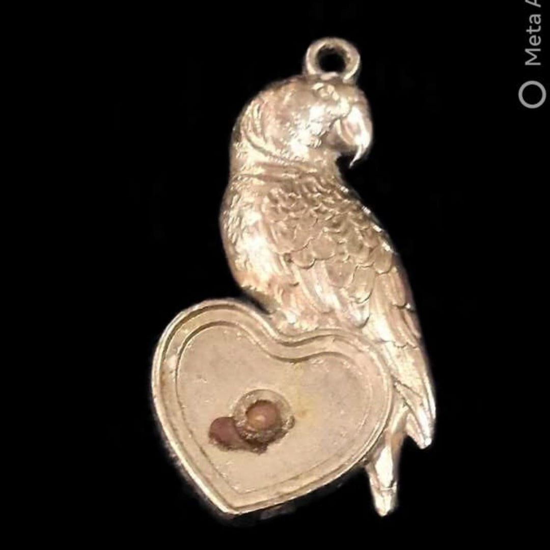 Vintage Parrot on Heart Pendant Charm 3D Sculpted Keepsake - Collection Bazzar