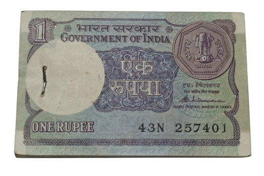 Rare ₹1 note packet with serial number 257401, signed by S. Venkitaramanan, Government of India issue 100 UNC notes full bundle