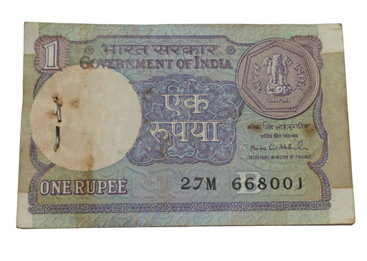 Rare ₹1 note packet with serial number 668001, signed by Montek Singh Ahluwalia, Government of India issue 100 UNC notes full bundle