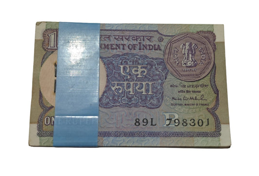 Rare ₹1 note packet with serial number 798301, signed by Montek Singh Ahluwalia, Government of India issue 100 UNC notes full bundle