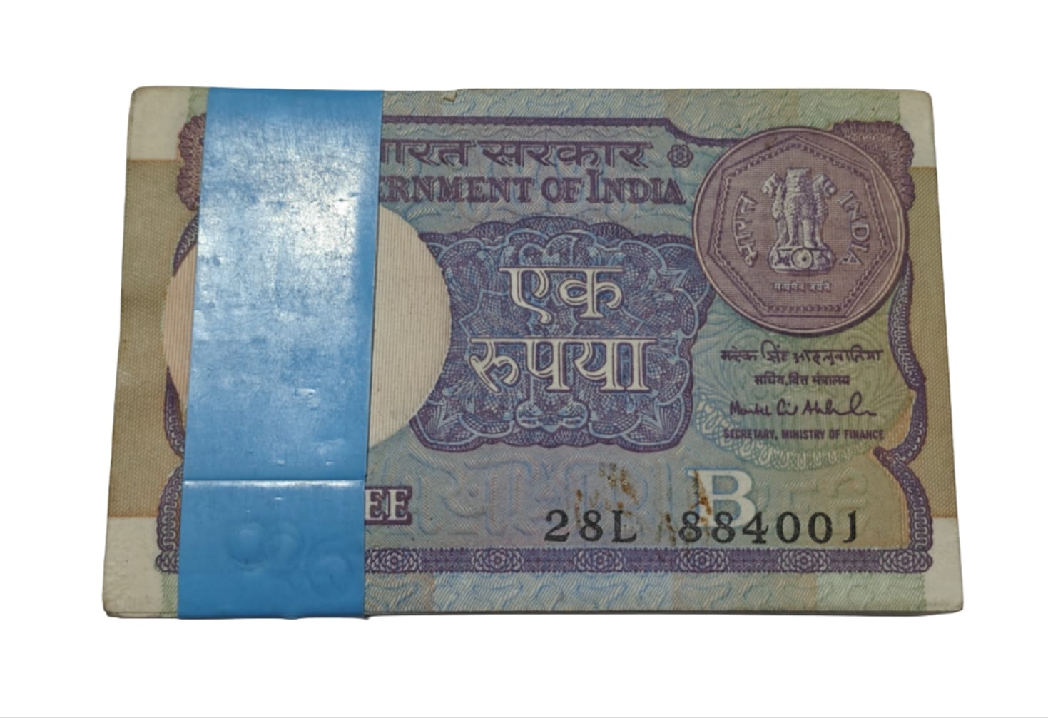 Rare ₹1 note packet with serial number 884001, signed by Montek Singh Ahluwalia, Government of India issue 100 UNC notes full bundle