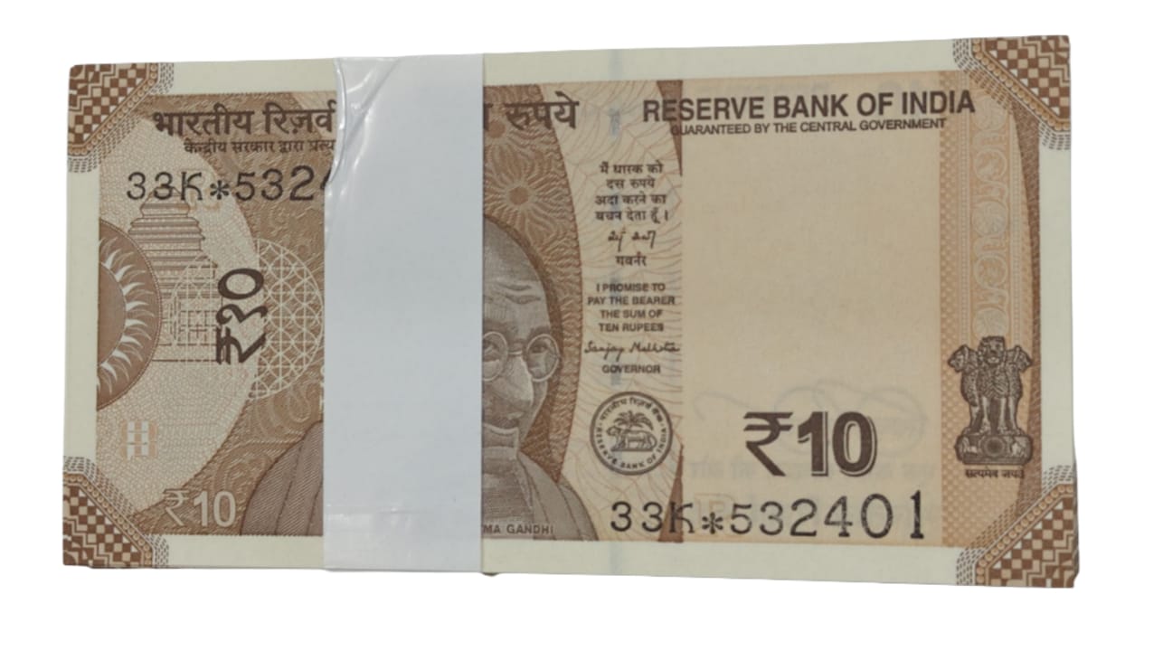 Rare ₹10 star note packet with serial number 532401✱, RBI replacement issue 100 UNC notes full bundle