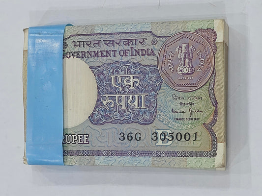 Rs 1 bank note year 1990 old Packet 100sirial note bimal jalan 304050