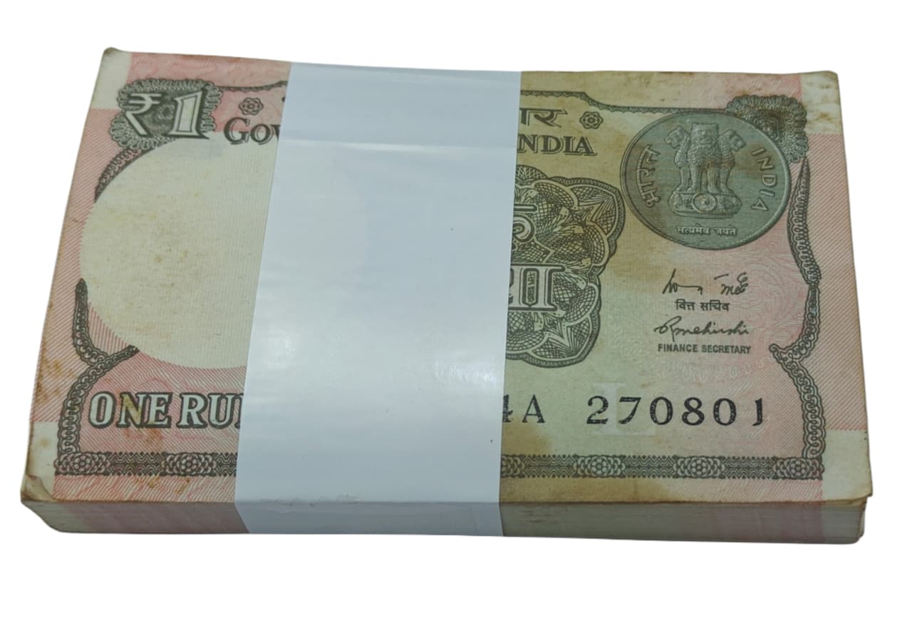 Rare Rs 1 note with serial 270801 matching birthday 27.08.01, UNC condition, collectible Indian currency birthday serial note.