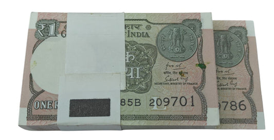 Rare Rs 1 serial packet 209701 with ending 786 holy Bismillah number in UNC condition, 100 notes packet.