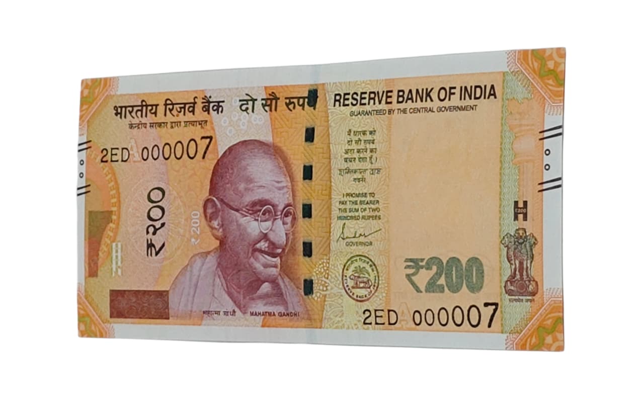 Rare Rs 200 note with single-digit serial 000007 signed by Shaktikanta Das in UNC condition.