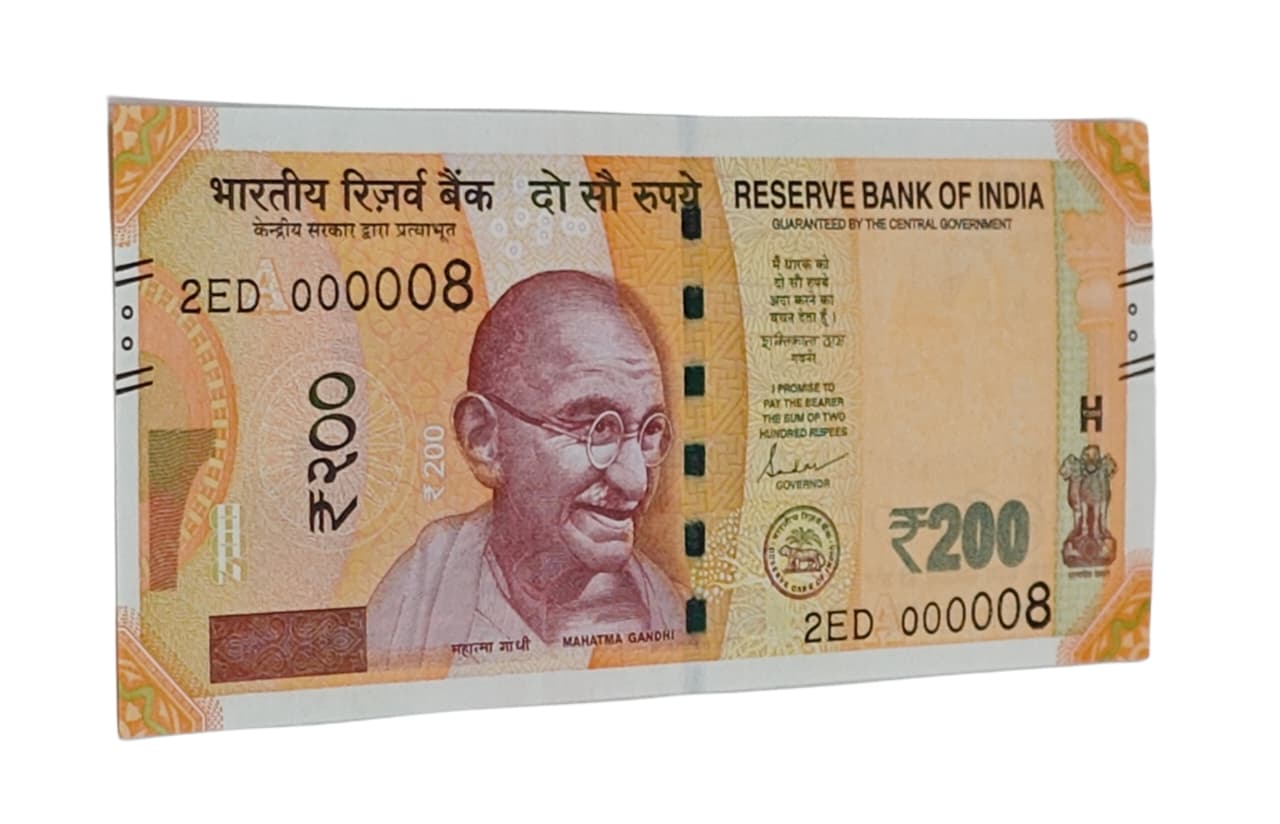 Rare Rs 200 note with single-digit serial number 000008 signed by Shaktikanta Das in UNC condition.