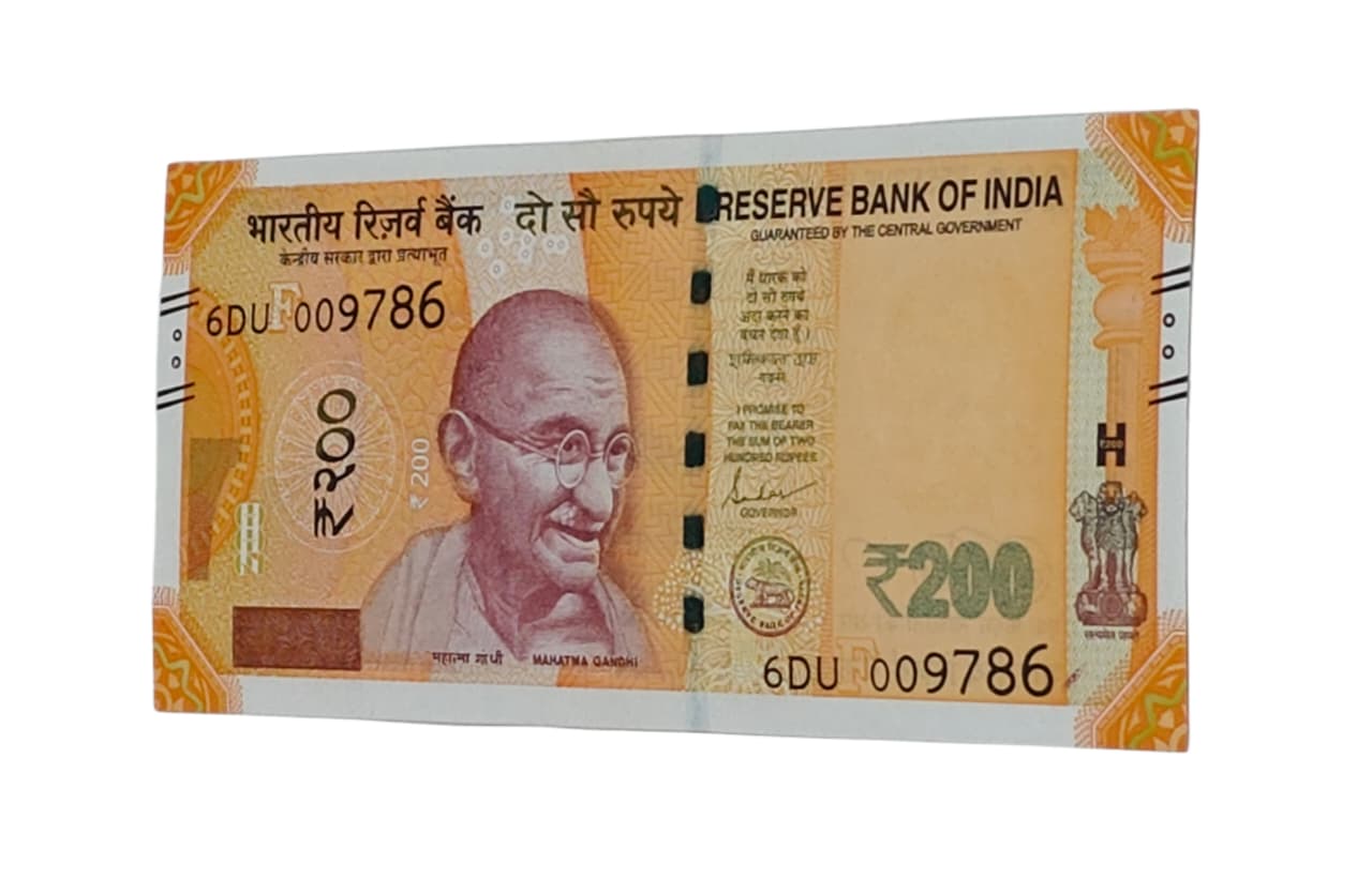 Rare Rs 200 note with serial 009786 starting lower and ending 786 holy Bismillah number signed by Shaktikanta Das UNC condition.