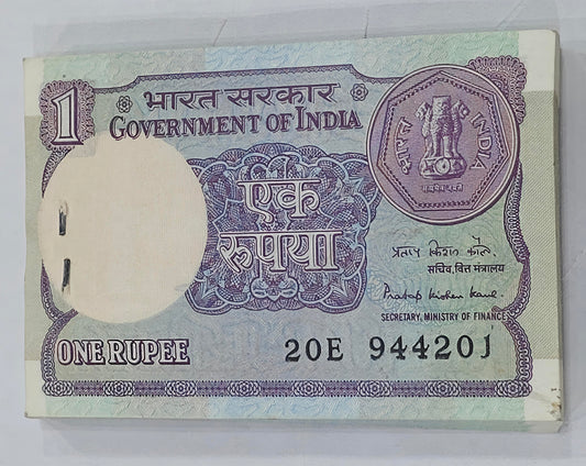 Rs 1 note bundle signed by Pratap Kishan Kaul, serial 944201, 100 sequential collectible Indian currency notes